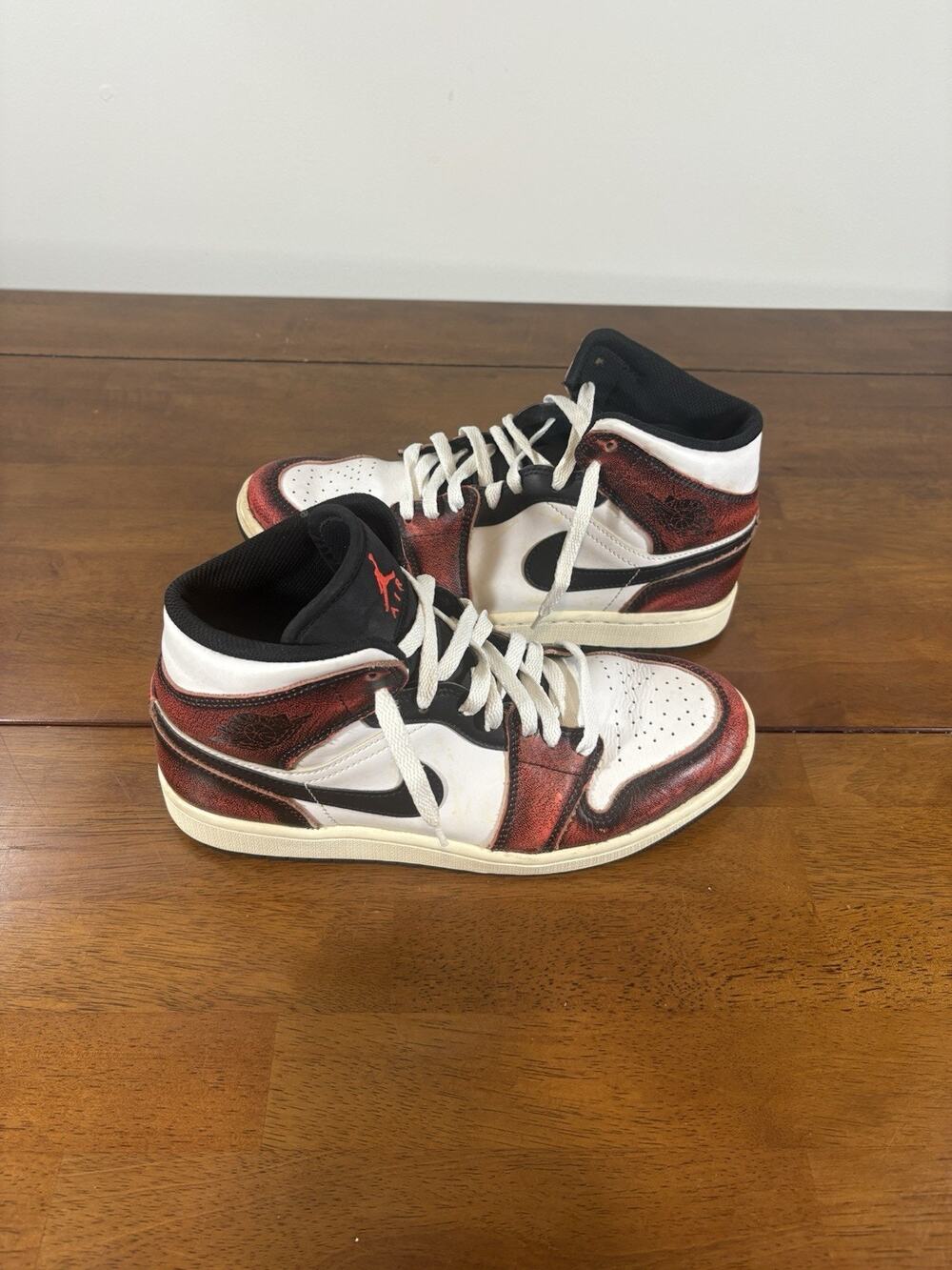 Nike Air Jordan 1 Mid SE Wear-Away Chicago Infrared Size 8.5 Men DV9565-006